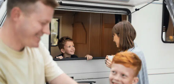 Améliorer la communication en famille : conseils et techniques efficaces