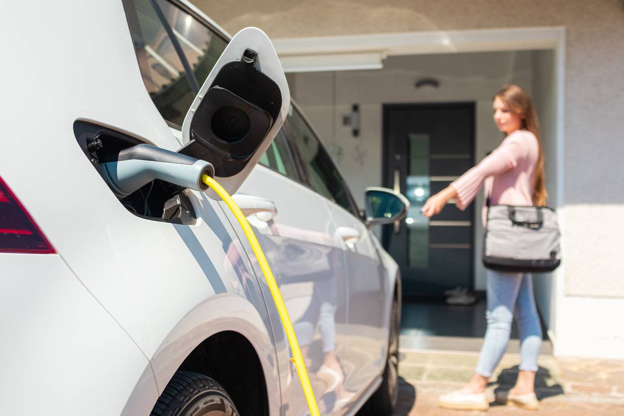 voiture hybride vs voiture électrique 