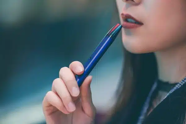 Cigarette électronique : économisez grâce aux boutiques en ligne de vape pas cher