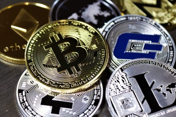 Blockchain : Avantages et risques pour les entreprises et les consommateurs décryptés