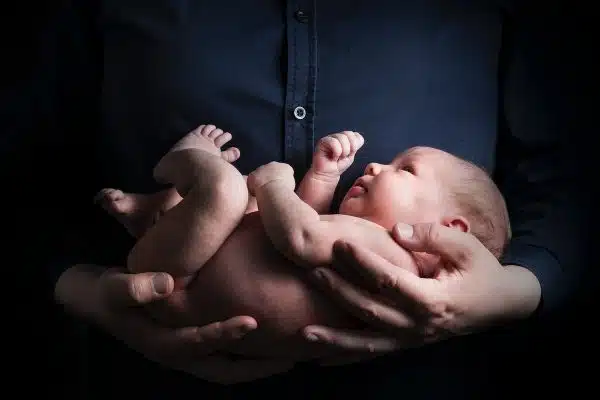 Préparer l’arrivée d’un nouvel enfant : les meilleures stratégies pour accueillir un nouveau-né dans la famille