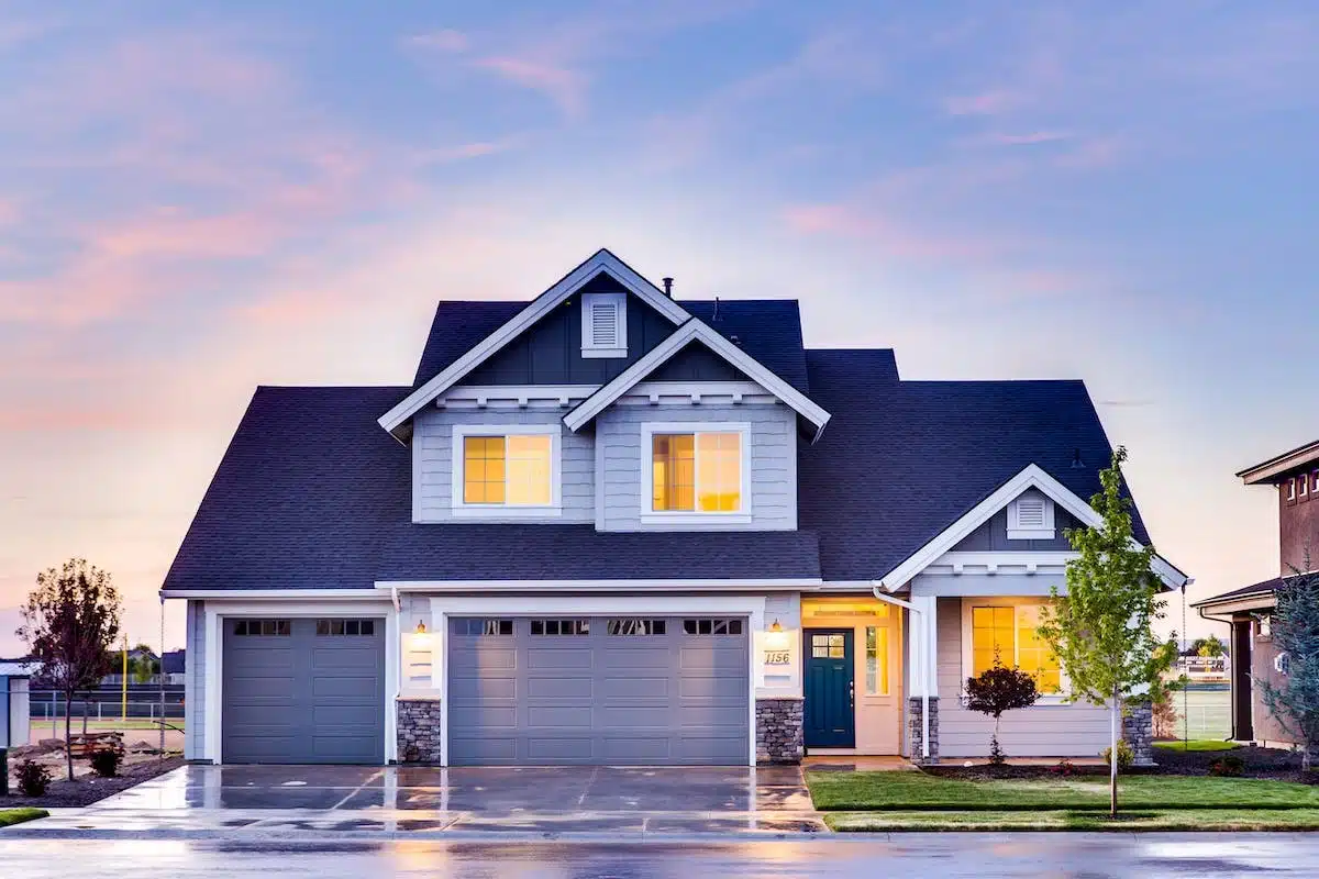 Guide complet pour estimer la valeur d’un bien immobilier avant sa mise en vente