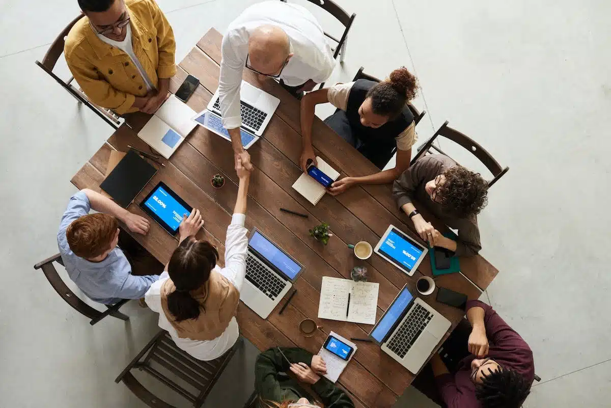 Améliorer la collaboration en équipe grâce à des techniques de communication efficaces