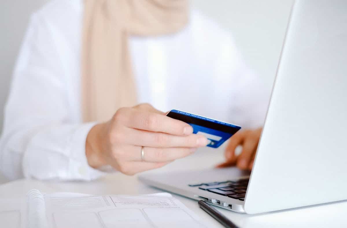 Trouver la banque en ligne idéale pour maîtriser ses frais bancaires