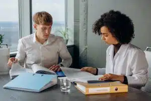 Les outils essentiels pour une gestion financière personnelle réussie