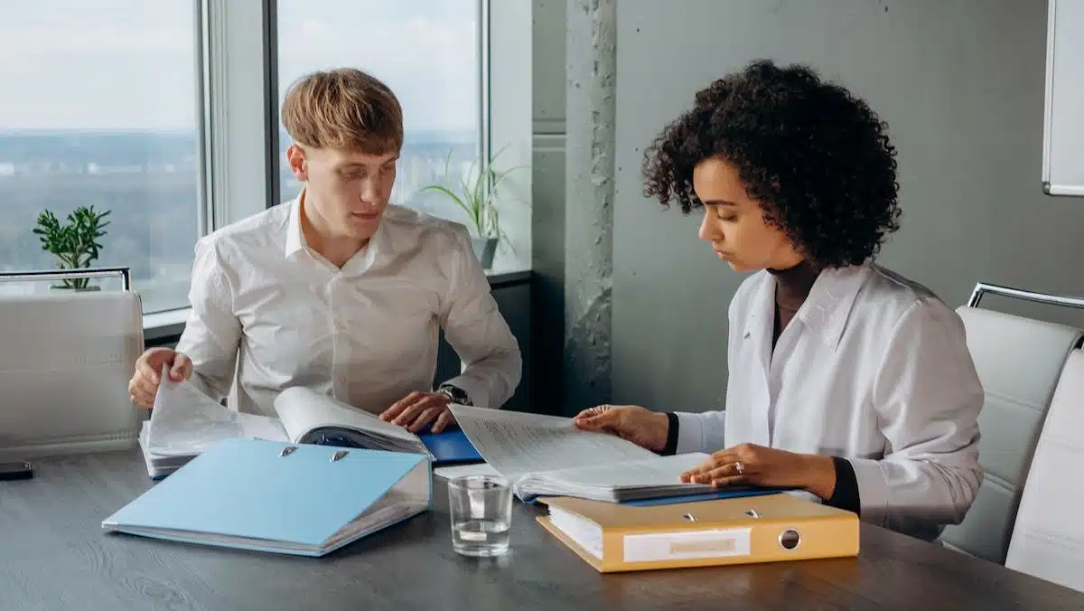 Les outils essentiels pour une gestion financière personnelle réussie
