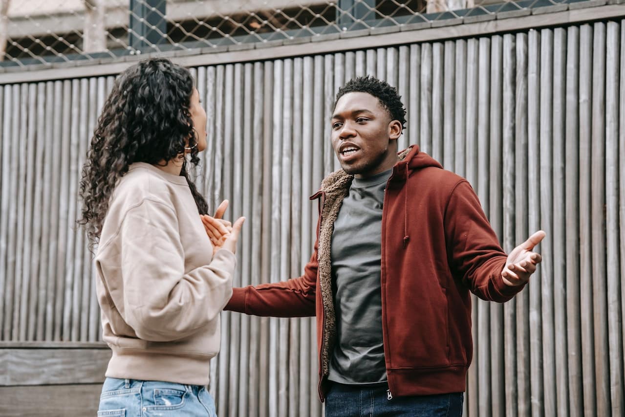 Pourquoi un homme fuit une femme qui lui plaît ? ileeo