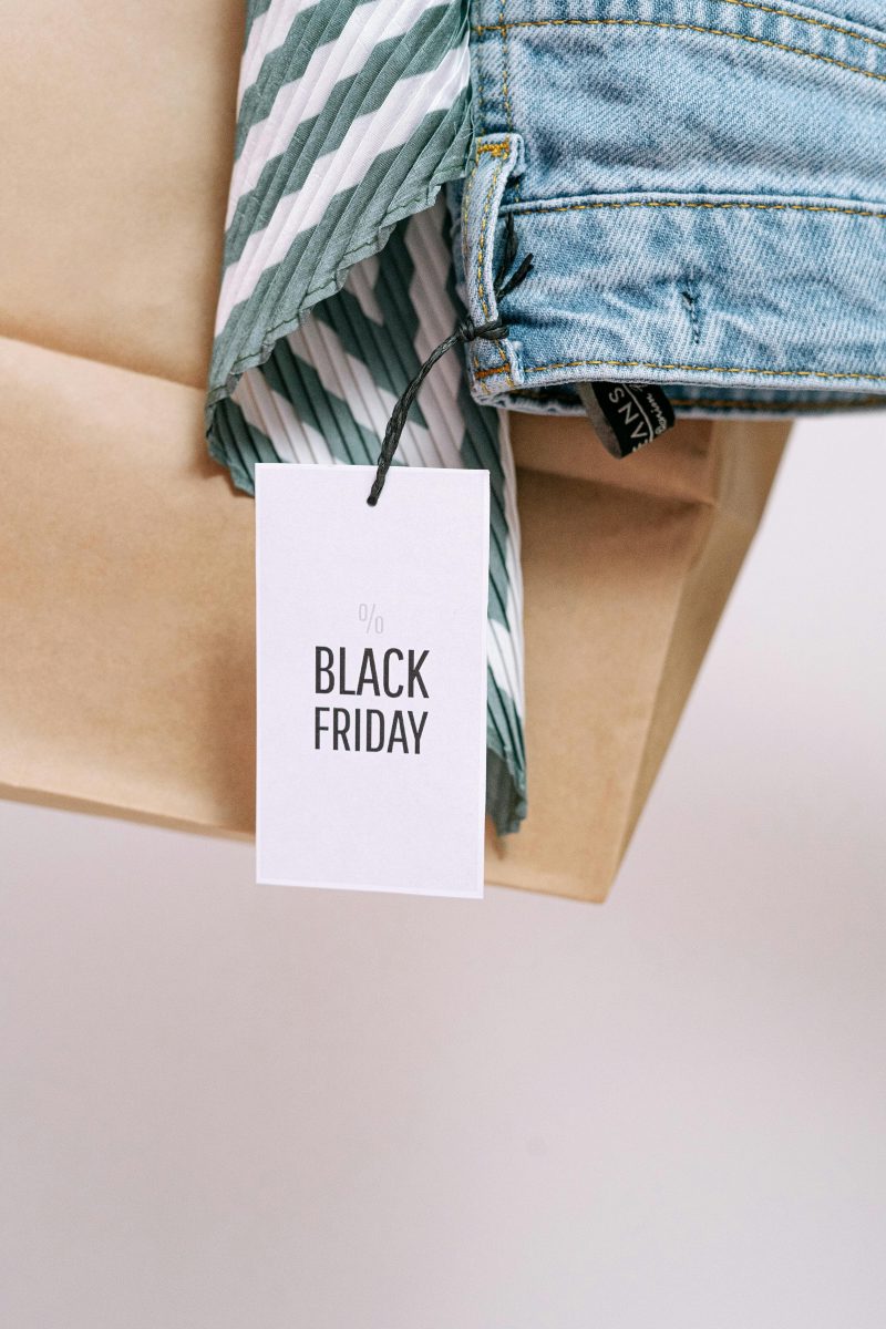 Étiquettes soldes blanches avec cadre gris : l’astuce efficace !